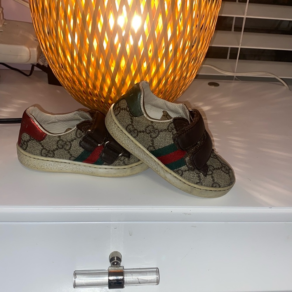 Sale Gucci authentic unisex